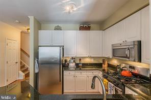 Foto del edificio - 2700 Bellforest Ct