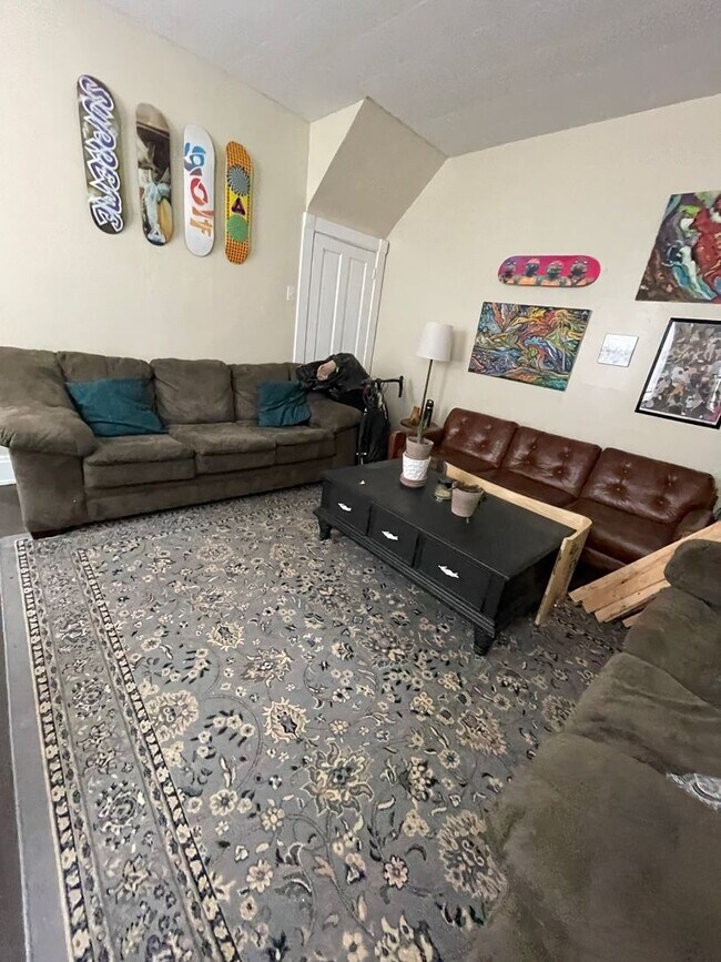 Foto del edificio - 2811 Glendora Ave