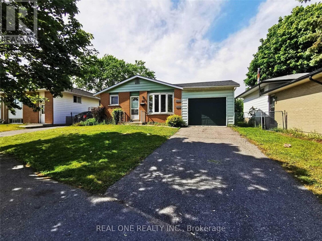 Photo principale - 151 Calderwood Dr