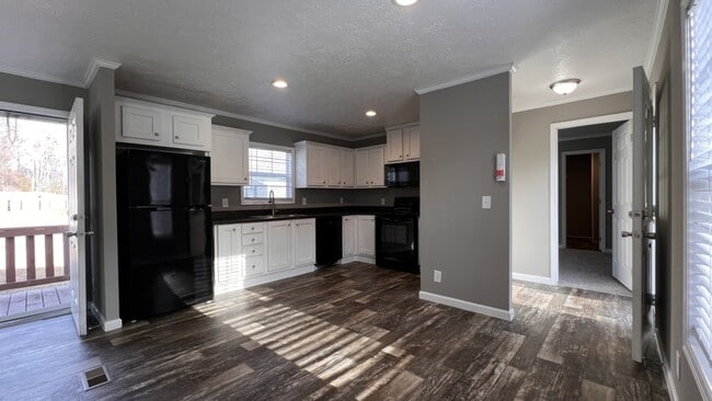 Building Photo - 252 Field Pine Dr