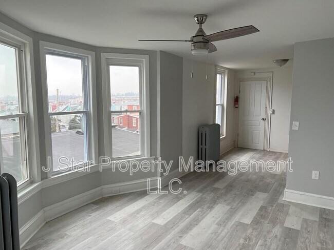 Foto del edificio - 1566 N 10th St