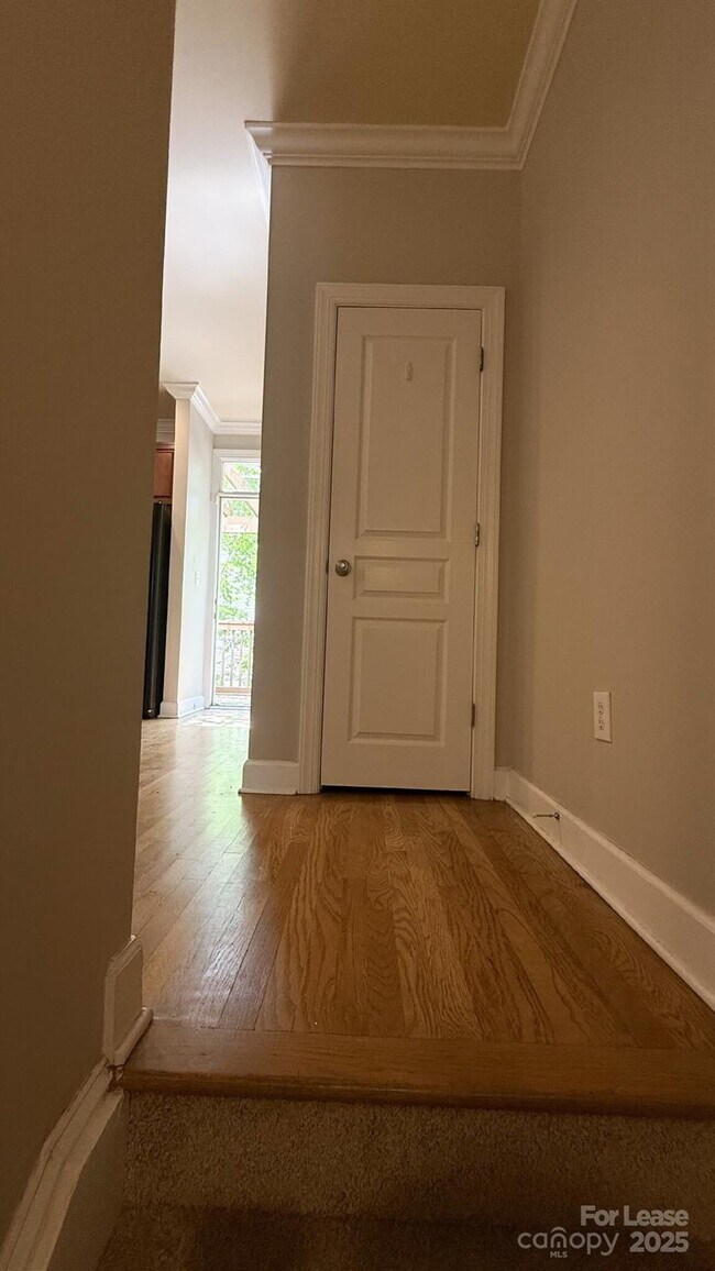 Foto del edificio - 127 S Sycamore St