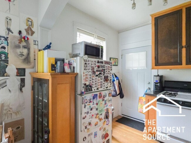 Building Photo - 4501 N Greenview Ave