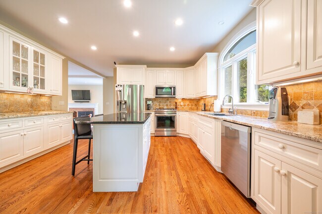 Building Photo - 64 Riverford Rd