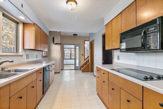 Building Photo - 126 Park Ave