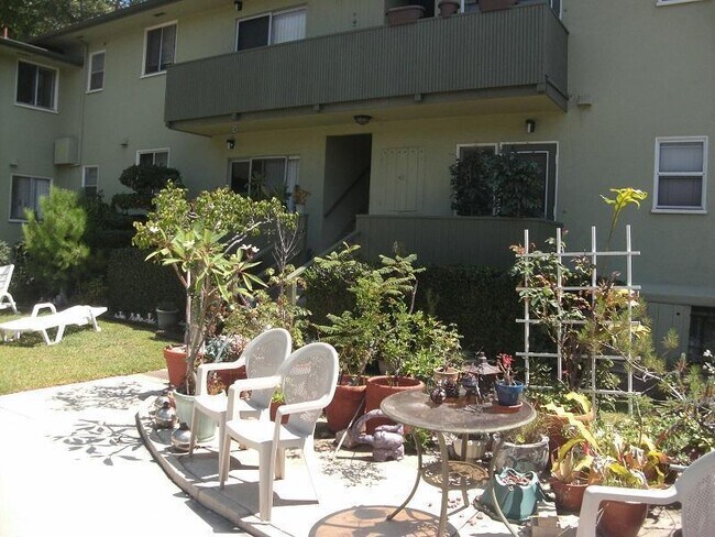 Foto del edificio - 5282 E Las Lomas St