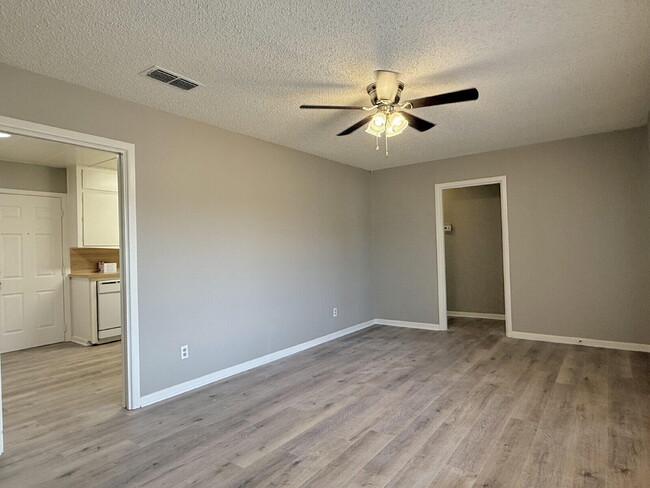 Building Photo - 4208 42nd St