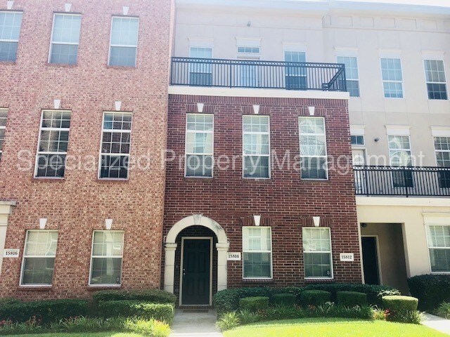 Foto del edificio - 15814 Breedlove Pl