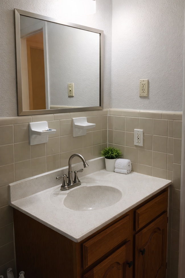 Photo - 219 W 4th St Townhome