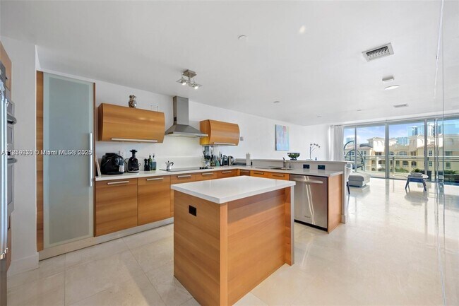 Foto del edificio - 2950 NE 188th St