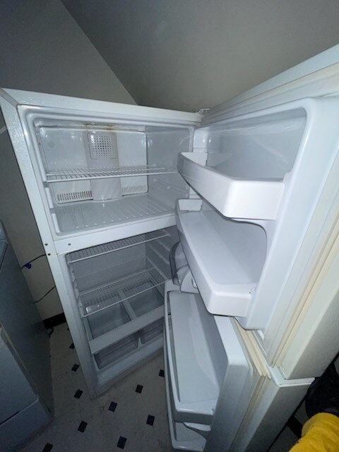 Foto del edificio - 983 Nathaniel Rd