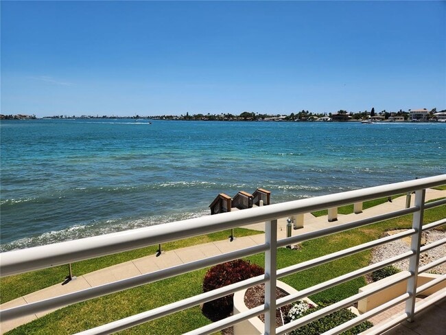 Building Photo - 6105 Bahia Del Mar Cir