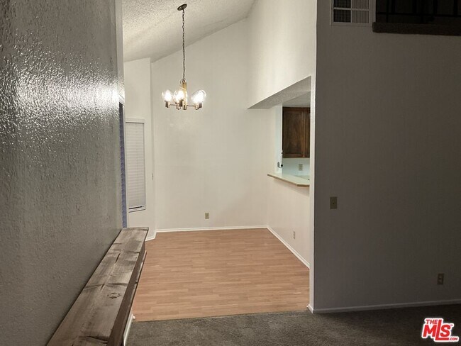 Foto del edificio - 6146 Jennifer Ln