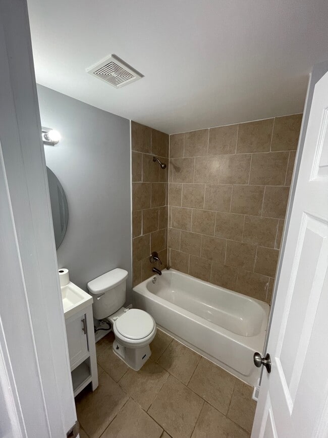 Bathroom - 1118 Homewood Ave