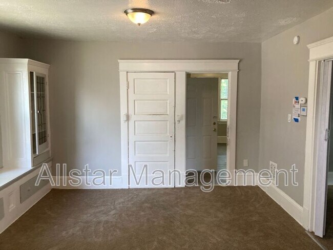 Foto del edificio - 2785 E 117th St