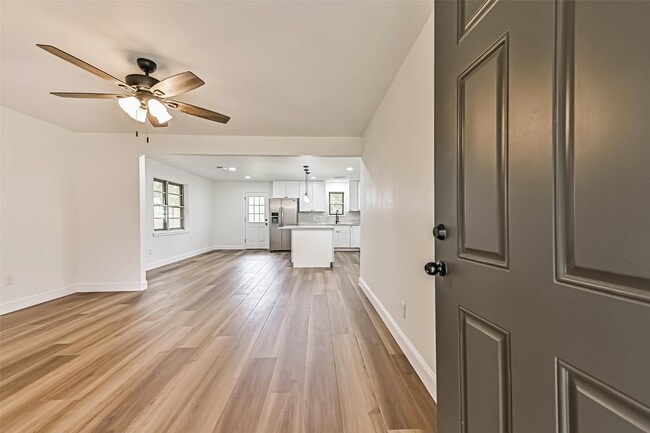 Building Photo - 229 Burkett St