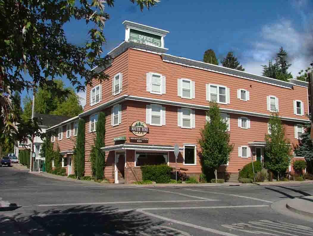 Primary Photo - 102 Richardson St