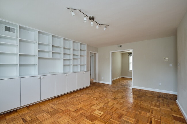 Building Photo - 2730 Ordway St NW