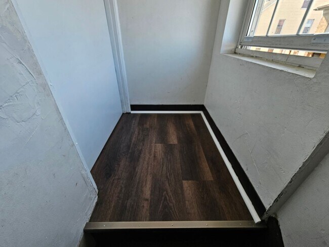 Foto del edificio - Spacious 3 bedroom 1 bathroom Apartment for rent!