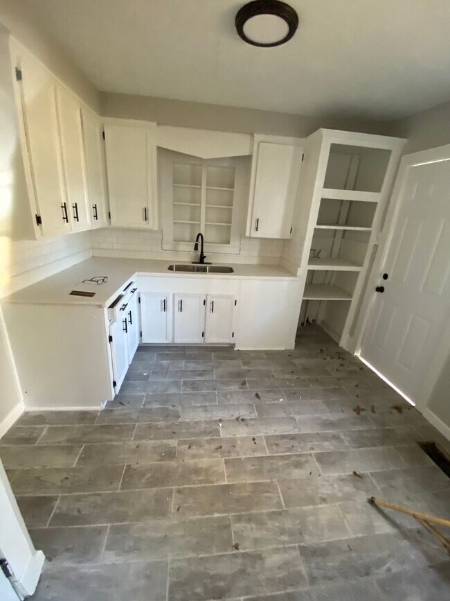 Foto del edificio - Newly Renovated 3 Bed / 2 Bath in Broadmoo...