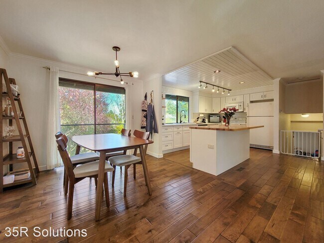 Building Photo - 3 br, 2 bath House - 12638 87th Place NE
