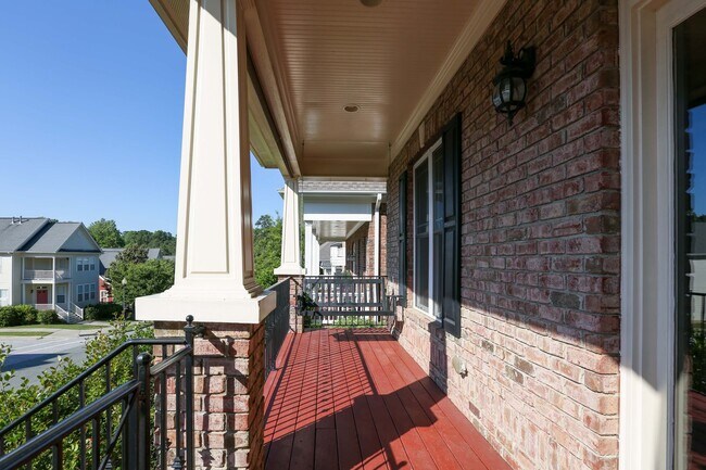 Building Photo - Gorgeous Three Bedroom Home!