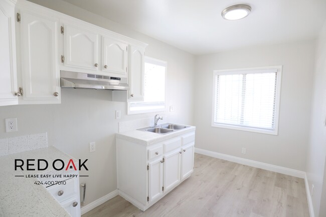 Foto del edificio - 716 E 81st St
