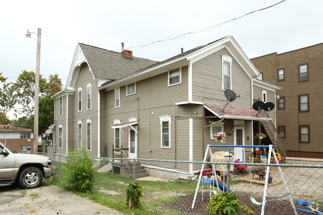 Foto del edificio - 300 Steward Ave
