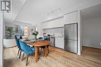 Building Photo - 101 Roehampton Ave