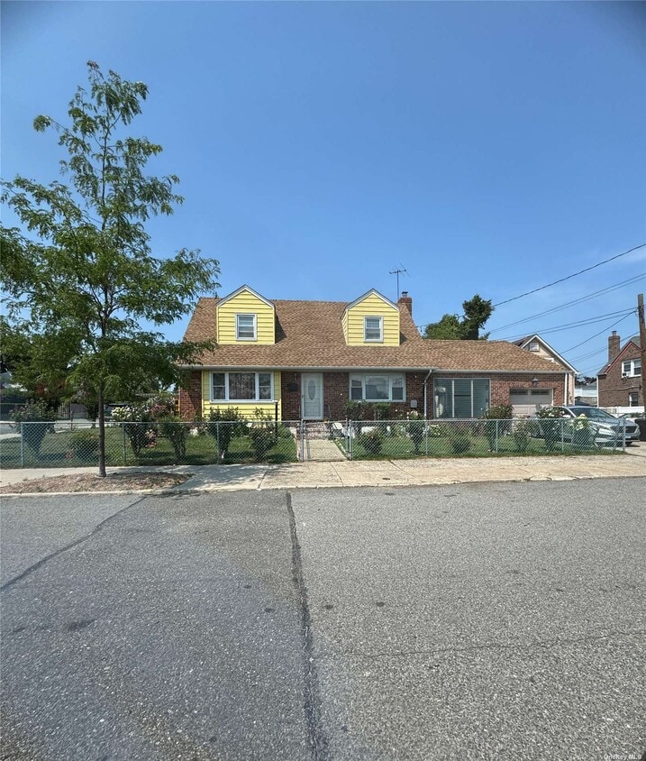 Primary Photo - 227-03 113th Ave