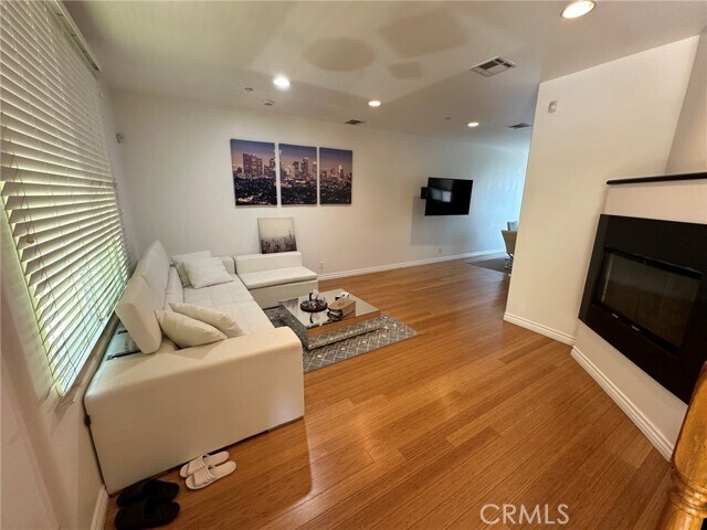 Foto del edificio - 270 E Glenarm St