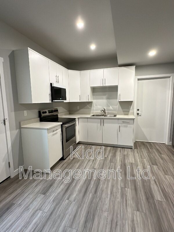 Building Photo - 6285 Monterey Rd W