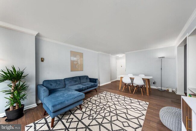 Foto del edificio - 305 C St NE