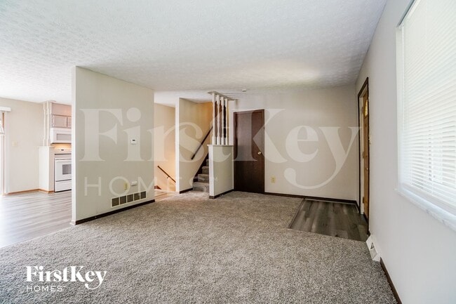 Building Photo - 627 Presidential Way