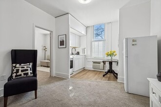 Building Photo - 302 N Church St