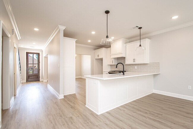 Foto del edificio - New Construction 3 bed 2 1/2 Bath, 2,020 s...