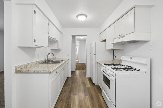 Interior Photo - Hunters Ridge
