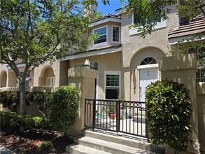 Building Photo - 2300 Maple Ave