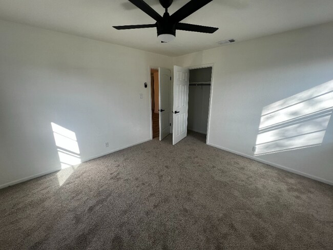 Building Photo - 1418 Morrison Dr