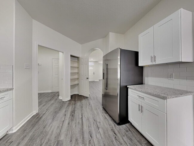 Foto del edificio - 15407 Riford Dr