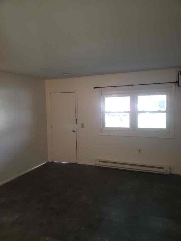 Building Photo - 133 Hilltop Cir