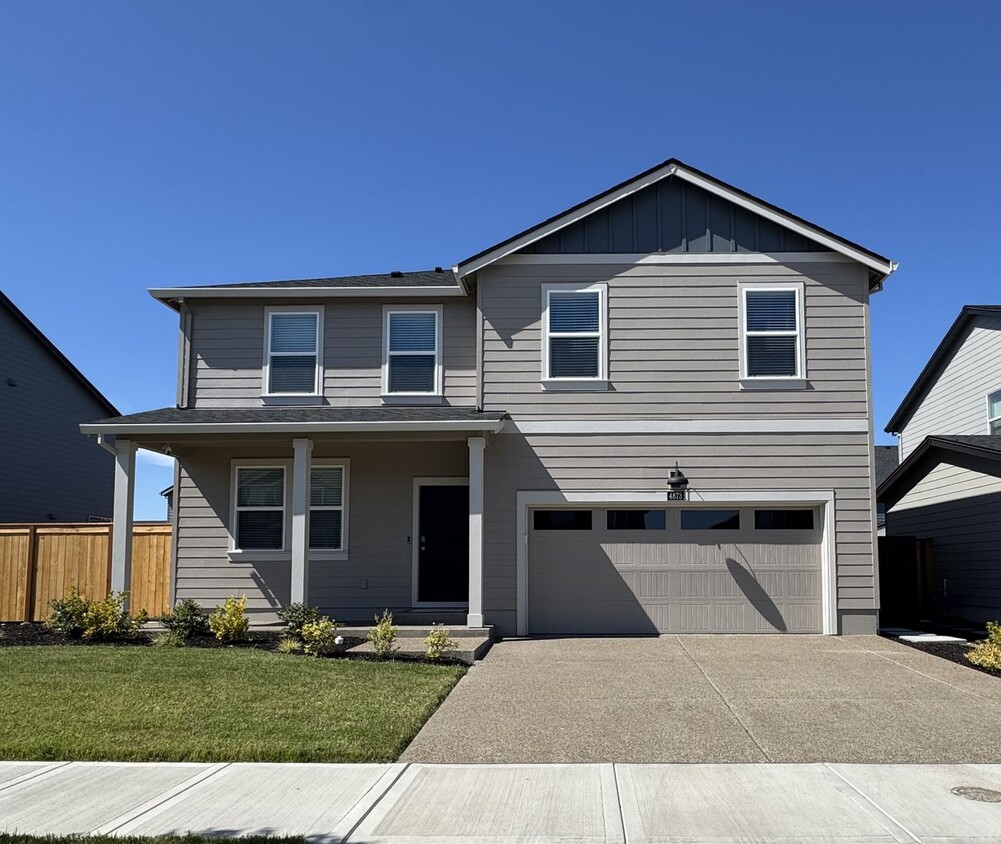 Primary Photo - 5 bedroom House in Northeast Salem!