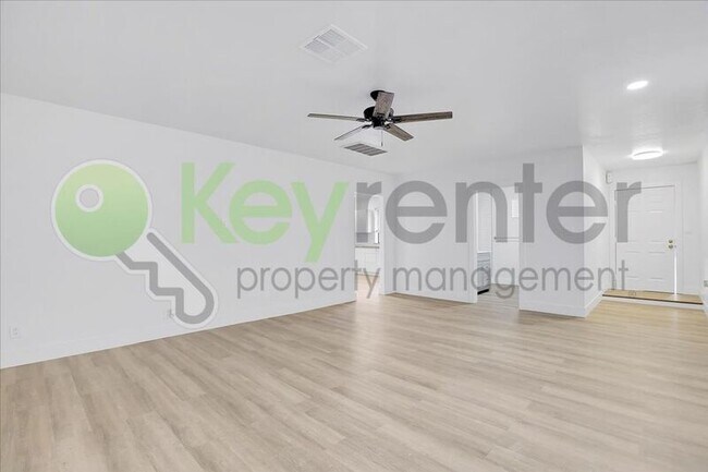 Foto del edificio - 395 Auburn Ravine Rd