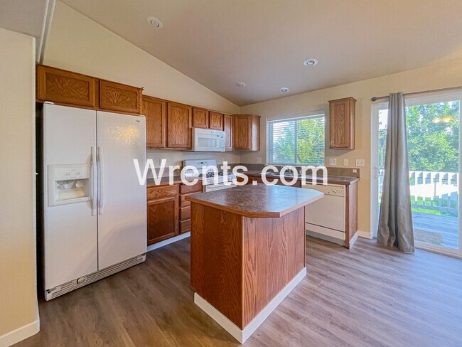 Foto del edificio - Beautiful home available Now!
