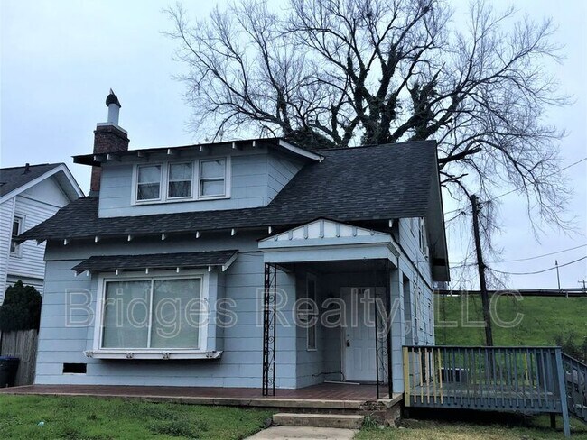 Building Photo - 101 4th St