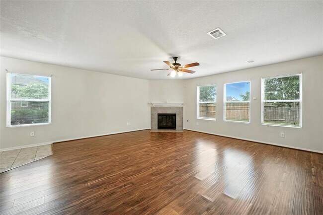 Foto del edificio - 3146 Madison Elm St