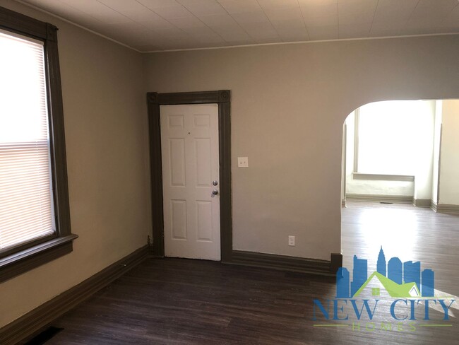 Foto del edificio - WAIVED $100 ADMIN FEE CALL TODAY!  Remodel...