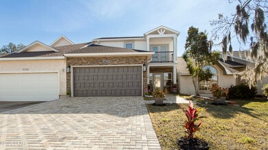 Building Photo - 1719 Country Club Dr