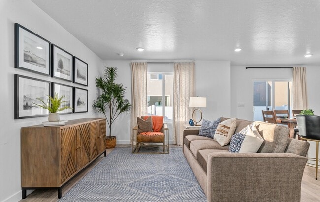 Building Photo - 1487 E 690 N