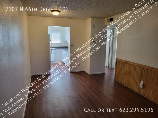 Building Photo - 2 bed/1 bath ready for immediate move in!